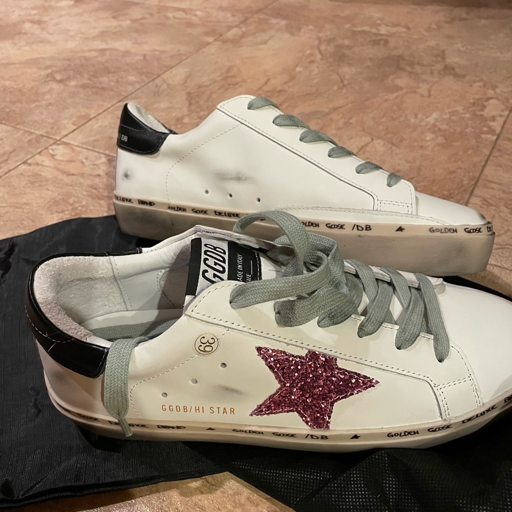 Star sneakers look like golden goose